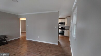 247 Cabbel Dr, Manassas Park, VA 20111 - photo 3