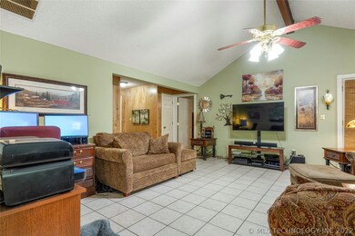 14995 E Lake Dr unit B, Claremore, OK 74017 - photo 5