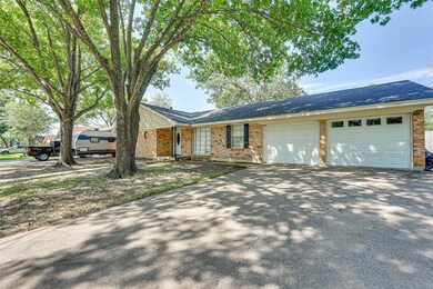 1207 Red Oak St, Ennis, TX 75119 - photo 3