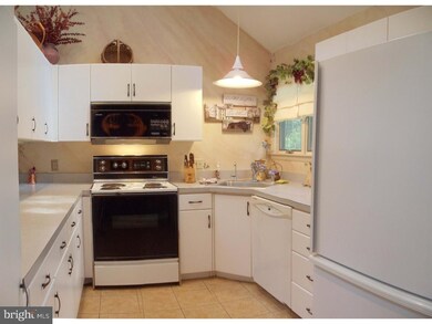 5225 Stoudts Ferry Bridge Rd, Reading, PA 19605 - photo 7