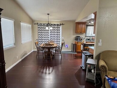 5200 Roseana Ct, Fair Oaks, CA 95628 - photo 6