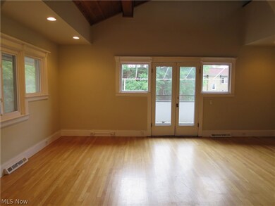 2577 Overlook Rd unit 6, Cleveland, OH 44106 - photo 6