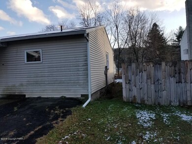 313 Collins St, Stroudsburg, PA 18360 - photo 4