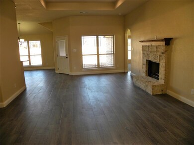 913 E 5th St, Springtown, TX 76082 - photo 3