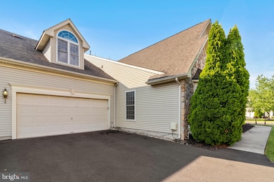 964 Daylily Dr unit V154, Langhorne, PA 19047 - photo 3