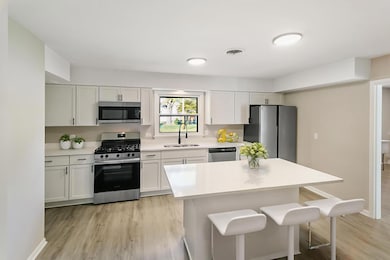 1431 W Vanmeter St, Kankakee, IL 60901 - photo 6