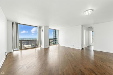 4343 N Clarendon Ave unit 2317, Chicago, IL 60613 - photo 6