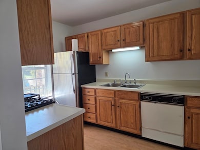 115 Rivers Edge Dr unit 115, Burlington, VT 05408 - photo 3