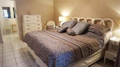 215 SE 3rd St unit 101B, Hallandale Beach, FL 33009 - photo 4