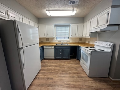 10813 Scenic Dr, Montgomery, TX 77356 - photo 3