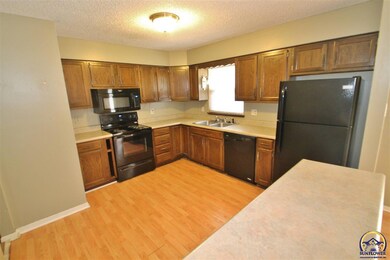 4823 SW Commanche Rd, Topeka, KS 66614 - photo 7