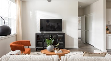 12111 Main St unit 4303, Houston, TX 77035 - photo 2