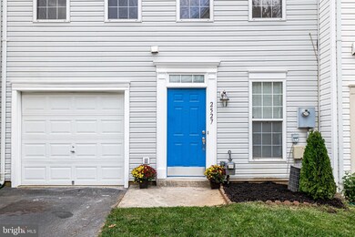2527 Logan Wood Dr, Herndon, VA 20171 - photo 3