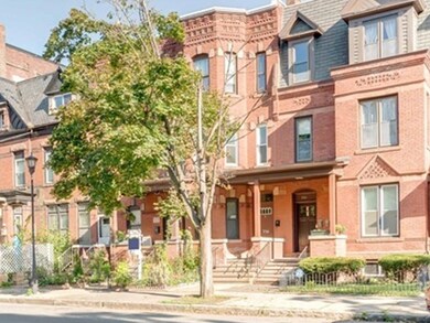 334 Maple St unit 334, Holyoke, MA 01040 - photo 2