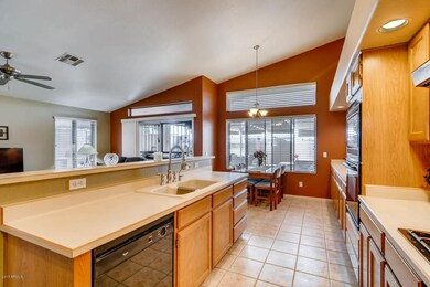 6449 E Melrose St Mesa AZ-large-010-13-K
