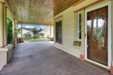 209 E High St, Milford, PA 18337 - photo 3