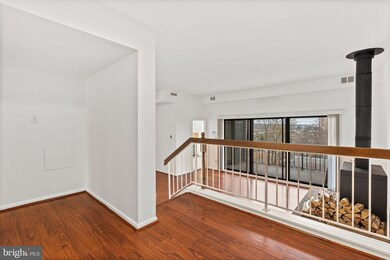 118 Roberts Ln unit 400, Alexandria, VA 22314 - photo 5