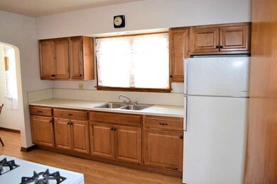 18425 Burnham Ave, Lansing, IL 60438 - photo 3