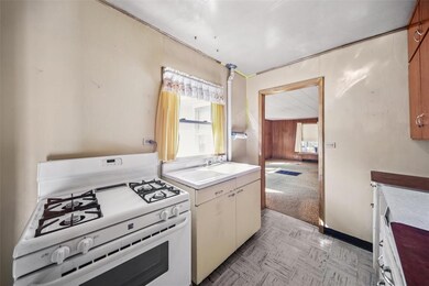 3623 Cambridge St, Des Moines, IA 50313 - photo 6