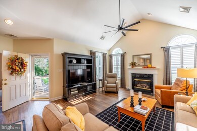 2032 Rose Dr, Pennsburg, PA 18073 - photo 2