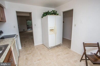 2913 Williamsburg Ct, Woodbridge, VA 22191 - photo 5