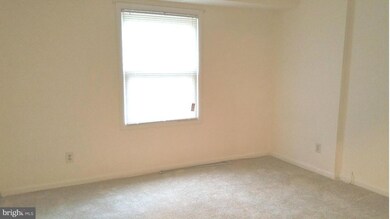 3890 Lyndhurst Dr unit 202, Fairfax, VA 22031 - photo 5