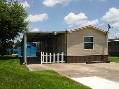 4205 Wells Dr, Pearland, TX 77584 - photo 3