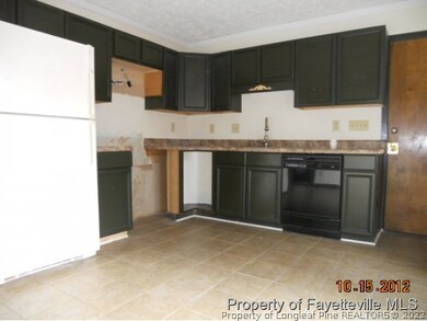 582 Moriston Rd, Fayetteville, NC 28314 - photo 4