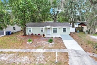 3606 Wisperbreath Ln, Tampa, FL 33619 - photo 2