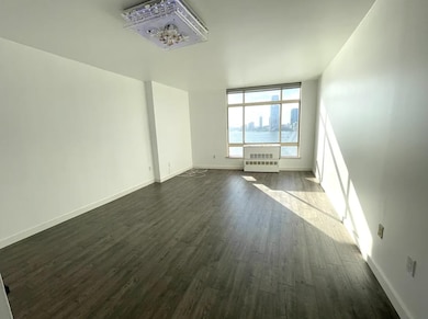 Hudson Tower unit 11A, New York, NY 10280 - photo 2