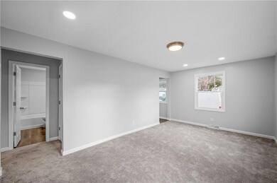 7002 SW 15th St, Des Moines, IA 50315 - photo 2