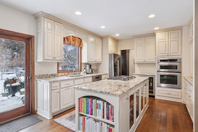 27 Scotch Pine Rd, Saint Paul, MN 55127 - photo 6