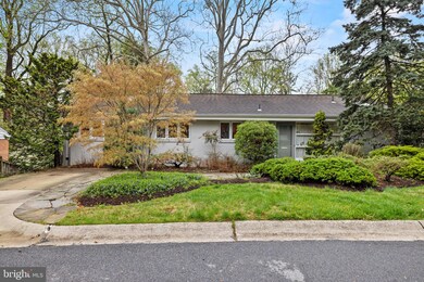 8711 Brierly Ct, Chevy Chase, MD 20815 - photo 6