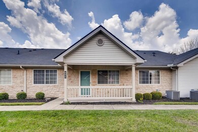 686 Fox Run Circle North-large-002-019-E