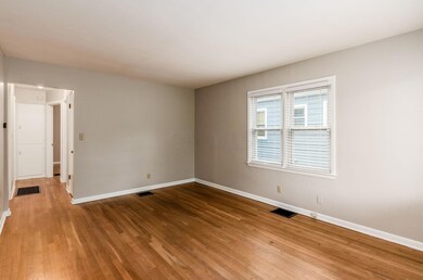 003_922_K 544 E Jeffery Pl004