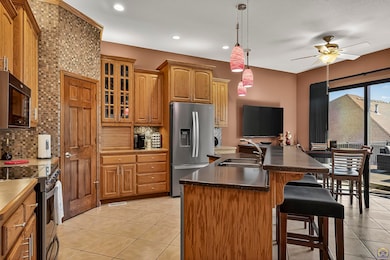 3914 SW Barons Ln, Topeka, KS 66610 - photo 2