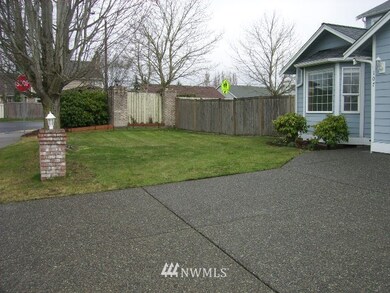 107 Almadon St, Enumclaw, WA 98022 - photo 3