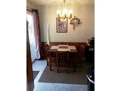 Kitchen. Eat in Kitchen