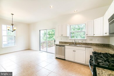 13270 Coppermill Dr, Herndon, VA 20171 - photo 4