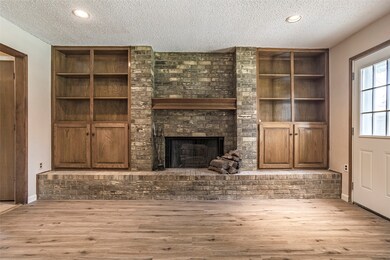 1005 Timber View Dr, Bedford, TX 76021 - photo 4