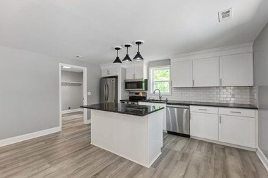 1591 Marsh Creek Rd, Linden, TN 37096 - photo 7