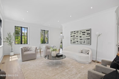 12-web-or-mls-148-e-elm-st-unit-a