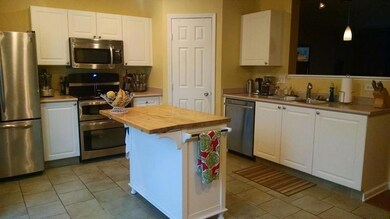 kitchen2.jpg