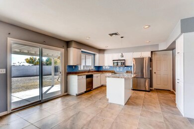 6957  W Sunnyslope Lane Peoria-large-007