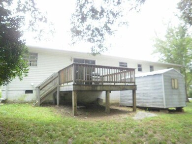 604 Dillon St, Crossville, TN 38555 - photo 4