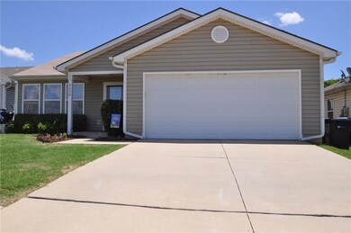 9220 Snowberry Dr, Oklahoma City, OK 73165 - photo 2