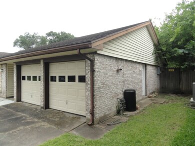 9750 Santa Monica Blvd, Houston, TX 77089 - photo 2