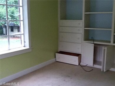 411 S Cedar Ave, Siler City, NC 27344 - photo 4