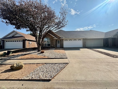 1003 Dawn Ct, Granbury, TX 76048 - photo 3