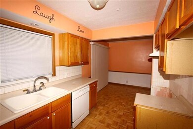 1315 Carlton Ave NE, Grand Rapids, MI 49505 - photo 4